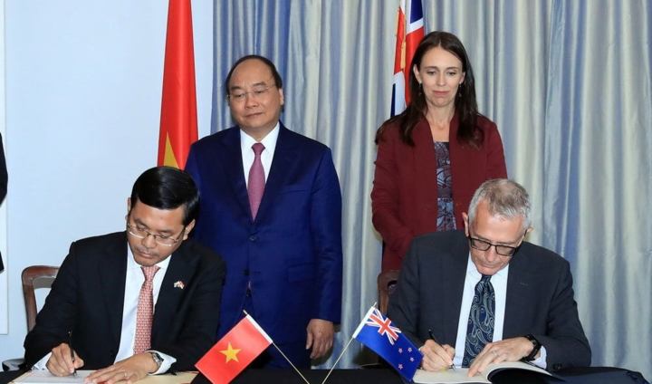 Tiếp đó là chuyến thăm của Thủ tướng Chính phủ Nguyễn Xuân Phúc và phu nhân cùng đoàn đại biểu cấp cao Việt Nam thăm chính New Zealand theo lời mời của Thủ tướng New Zealand Jacinda Ardern vào tháng 3/2018. Đây là chuyến thăm chính thức New Zealand đầu tiên của Thủ tướng Nguyễn Xuân Phúc kể từ khi nhậm chức. (Ảnh: TTXVN)