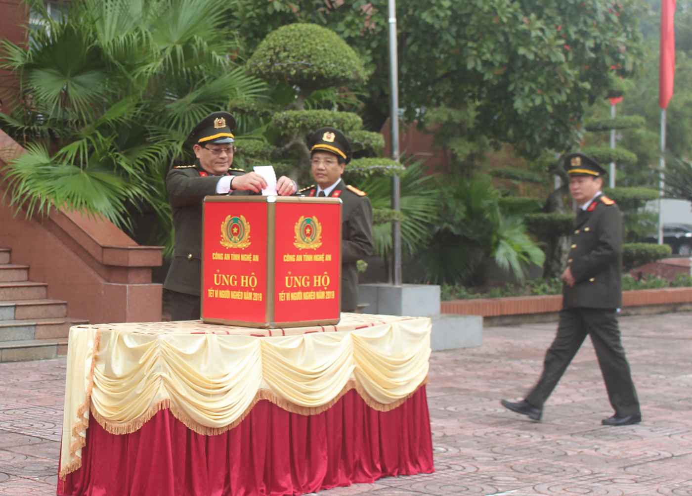 Lãnh đạo Công an tỉnh ủng hộ “Tết vì người nghèo”