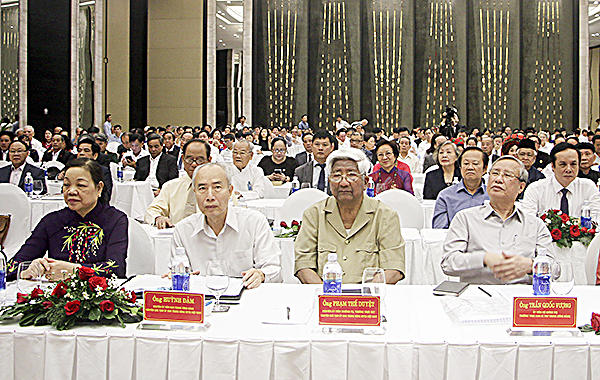 Đồng chí Trần Quốc Vượng, Ủy viên Bộ Chính trị, Thường trực Ban Bí thư Trung ương Đảng và các đại biểu dự hội nghị. 