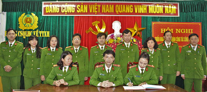 Các đội nghiệp vụ ký giao ước thi đua