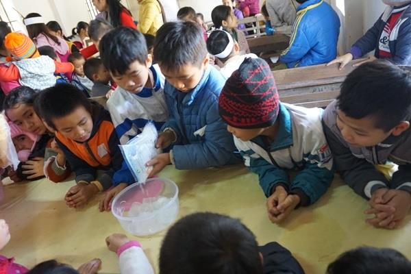 Một buổi học STEM của học sinh dân tộc thiểu số. Ảnh: TL