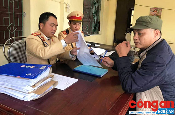 Tổ công tác xử lý 1 lái xe dương tính với ma túy
