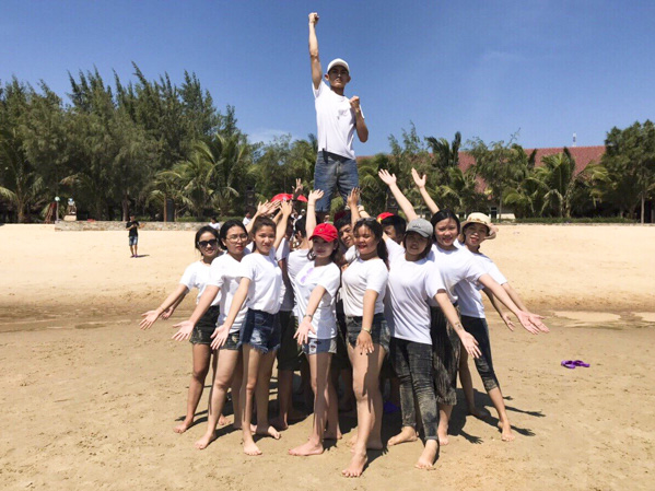 Du khách vui chơi tại Hương Phong - Hồ Cốc Beach Resort.