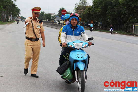 Phòng Cảnh sát Giao thông Công an tỉnh bố trí CBCS tăng cường tuần tra, kiểm soát và xử lý nghiêm các trường hợp vi phạm Luật Giao thông đường bộ