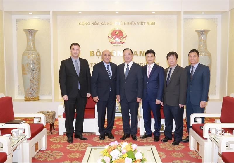 Các đại biểu tại buổi tiếp.