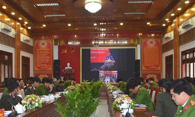 Tại đầu cầu Công an Nghệ An 