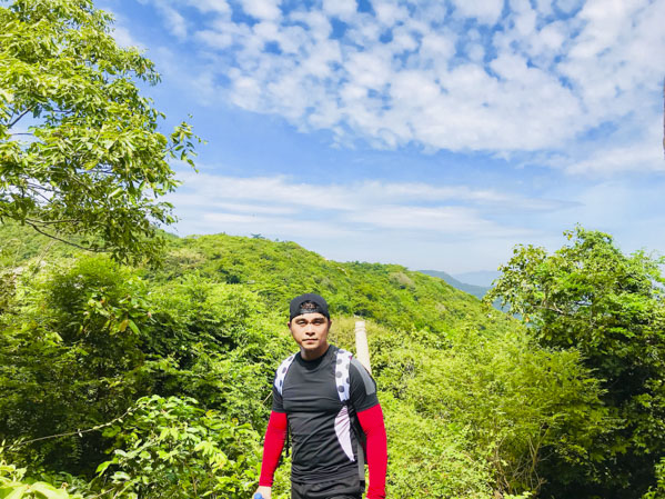 Anh Lê Trung Nghĩa trong một chuyến trekking ở núi Minh Đạm. Ảnh: CTV