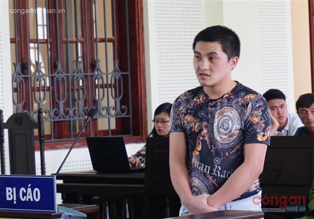 Bị cáo Và Nhia Lỳ tại phiên tòa