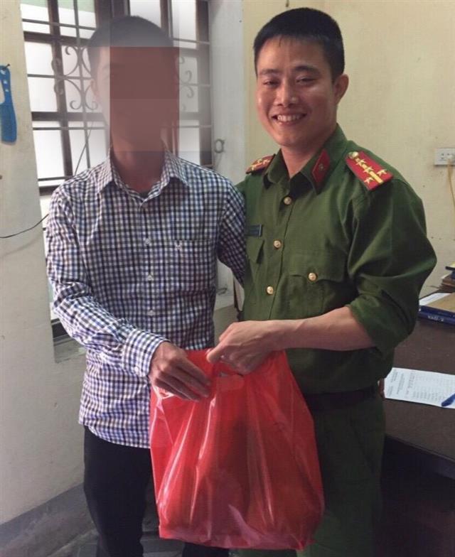 Gia đình chị H. đã gửi lời cảm ơn đến CBCS Công an phường Trung Đô
