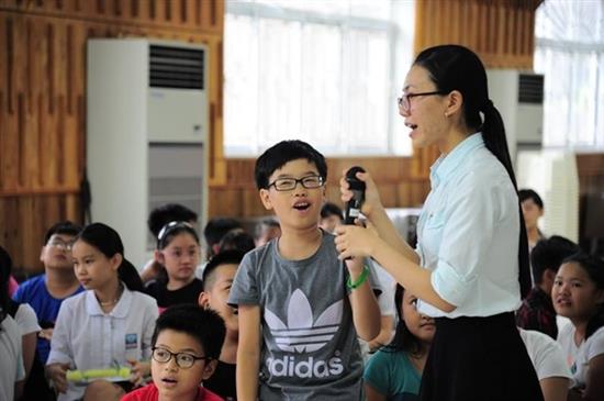 Cuộc thi giáo viên dạy giỏi các cấp hiện đang được xem là hình thức, gây áp lực không cần thiết đối với giáo viên. Ảnh minh họa