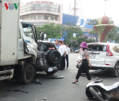 Vụ tai nạn xảy ra vào giờ tan tầm, lưu lượng xe đông.