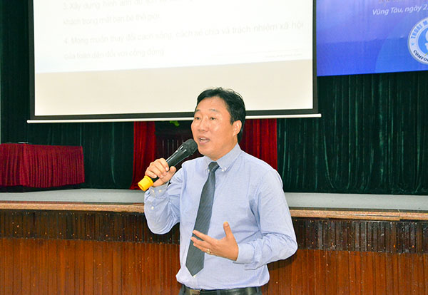 Ông Nguyễn Hồng Sơn Phó Tổng Giám đốc tập đoàn Đức Long Gia Lai đã giới thiệu về mô hình NVSCĐ.