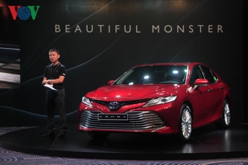 Toyota Camry 2019 với thiết kế mới ấn tượng hơn.