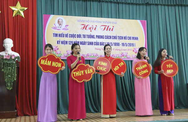 Chi bộ Trường MN Thùy Vân với phần giới thiệu đội thi. 