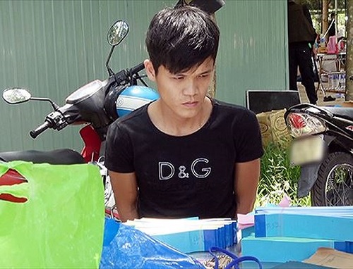 Đối tượng Nguyễn Công Trực cùng tang vật 