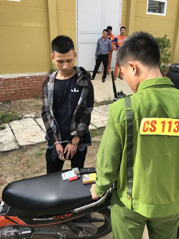 Đối tượng bỏ chạy nhưng đã bị cảnh sát 113 khống chế bắt giữ