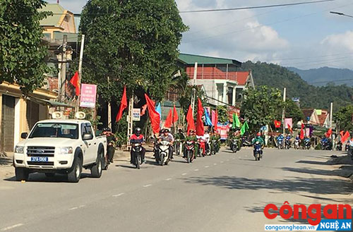 Công an thị trấn Hòa Bình phối hợp với các ban, ngành, đoàn thể ra quân đảm bảo ANTT trên địa bàn