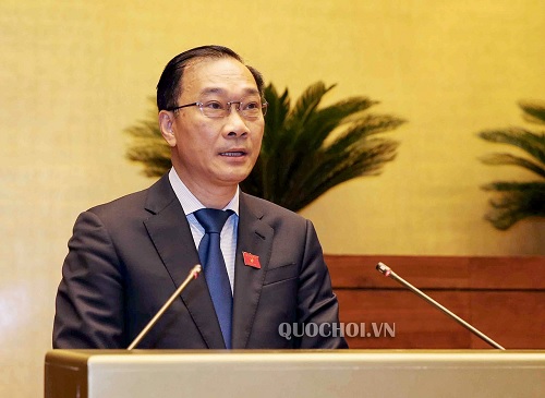 Chủ nhiệm Ủy ban Kinh tế của Quốc hội Vũ Hồng Thanh trình bày tóm tắt báo cáo của Đoàn giám sát