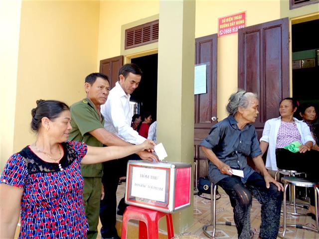 Người dân bỏ phiếu kín, tố giác tội phạm đảm bảo an ninh trật tự