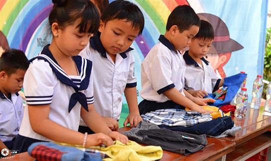 Trẻ tham gia học khoá kỹ năng sống tại một trung tâm đào tạo.