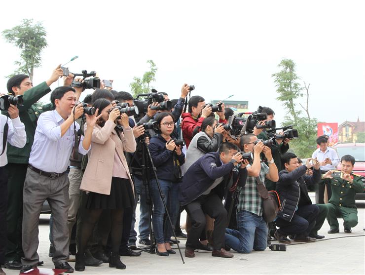 Phóng viên tác nghiệp tại Hội báo Xuân tỉnh Nghệ An năm 2019