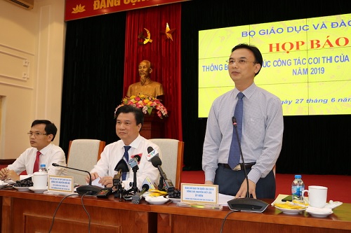 Bộ GD&ĐT họp báo kết thúc kỳ thi THPT quốc gia 2019. Ảnh: VGP/Nhật Nam