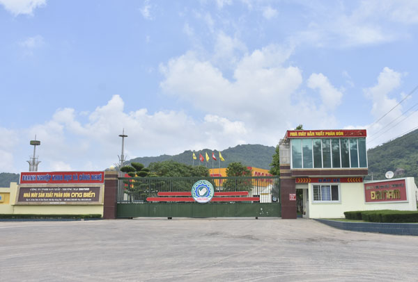 Nhà máy sản xuất phân bón Ong Biển của Công ty TNHH SX-TM Đại Nam tại xã Tóc Tiên, TX. Phú Mỹ.