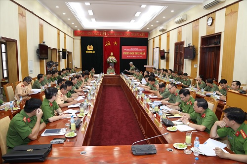 Toàn cảnh phiên họp.