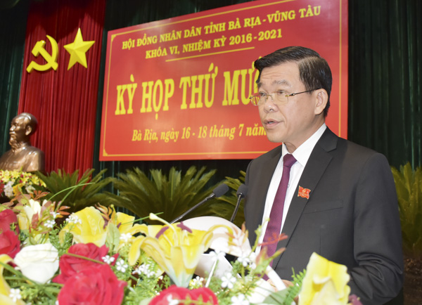 Ông Nguyễn Hồng Lĩnh, Ủy viên Trung ương Đảng, Bí thư Tỉnh ủy, Chủ tịch HĐND tỉnh phát biểu khai mạc kỳ họp.