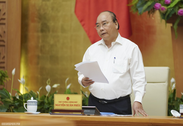 Thủ tướng Nguyễn Xuân Phúc phát biểu chỉ đạo tại buổi làm việc. Ảnh: QUANG HIẾU