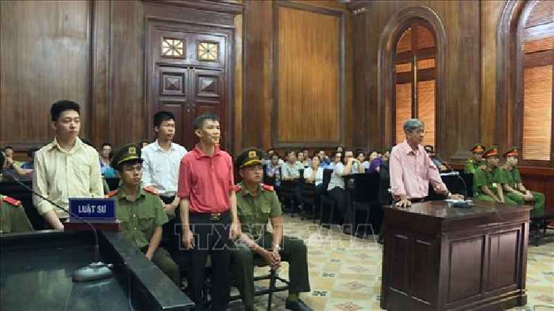 Xét xử các thành viên tổ chức phản động “Quốc nội quật khởi”. Ảnh: TTXVN