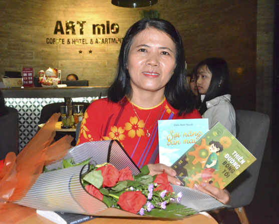Nhà văn Châu Hoài Thanh giới thiệu 2 tác phẩm mới ra mắt.
