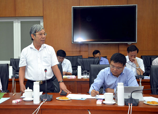 Ông Nguyễn Lập, Chủ tịch UBND TP. Vũng Tàu phát biểu tại cuộc họp.
