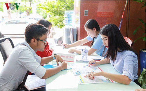 Điểm chuẩn trúng tuyển đại học của nhiều trường tăng so với năm ngoái.