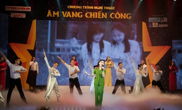 Một tiết mục trong chương trình “Âm vang chiến công” lần 2.