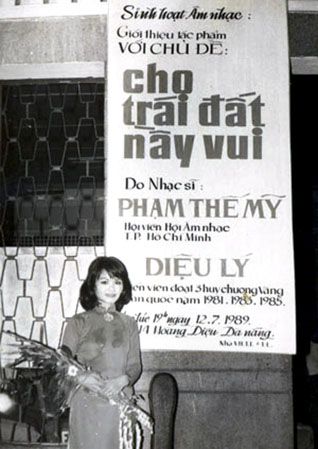Ca sĩ Diệu Lý, vợ nhạc sĩ Phạm Thế Mỹ năm 1989.