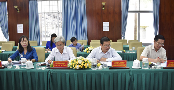 Các đại biểu dự buổi làm việc với Ban Thường vụ Thị ủy Phú Mỹ.