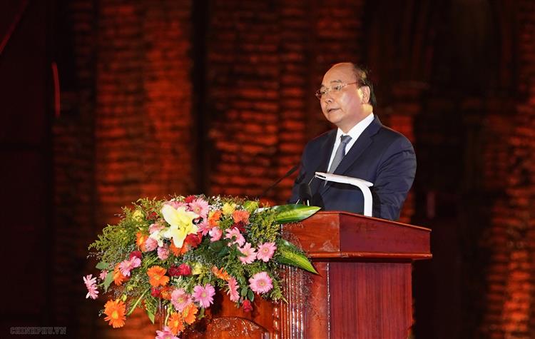 Thủ tướng Nguyễn Xuân Phúc phát biểu tại lễ kỷ niệm. - Ảnh: VGP/Quang Hiếu