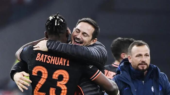 Batshuayi ghi bàn duy nhất trận đấu sau khi được vào sân 