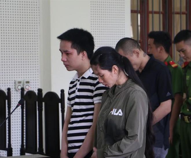 Hai bị cáo tại tòa