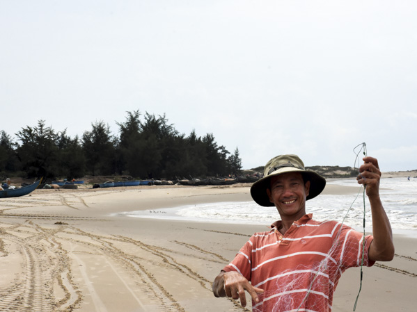 Ngư dân Trần Văn Thường, xã Phước Thuận, huyện Xuyên Mộc vui mừng vì bãi biển thuộc dự án được trả lại để phục vụ cộng đồng.