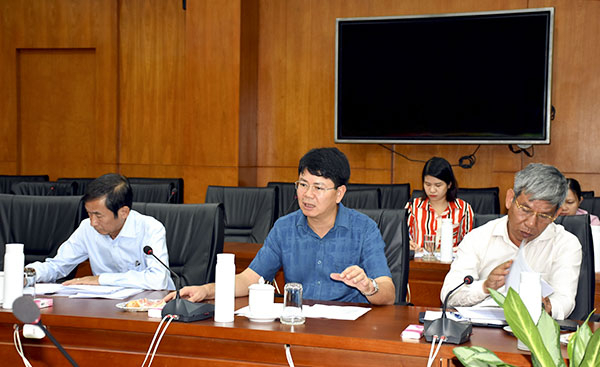 Ông Nguyễn Thanh Tịnh, Phó Chủ tịch UBND tỉnh phát biểu thảo luận tại Tổ 4.
