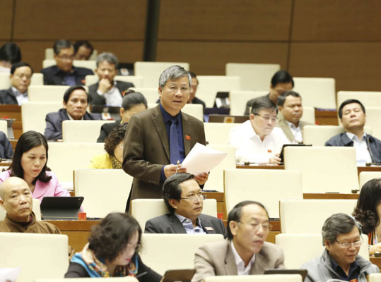 Đại biểu Quốc hội Nguyễn Anh Trí (TP. Hà Nội) phát biểu tại kỳ họp. Ảnh: PHƯƠNG HOA