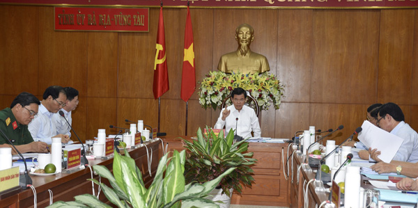 Ông Nguyễn Hồng Lĩnh, Ủy viên Trung ương Đảng, Bí thư Tỉnh ủy, Chủ tịch HĐND tỉnh đã chủ trì cuộc họp.