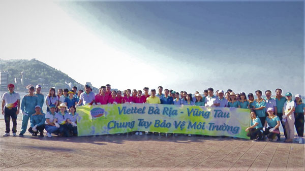 Hơn 100 CBCNV Viettel BR-VT tham gia “Chung tay bảo vệ môi trường”.