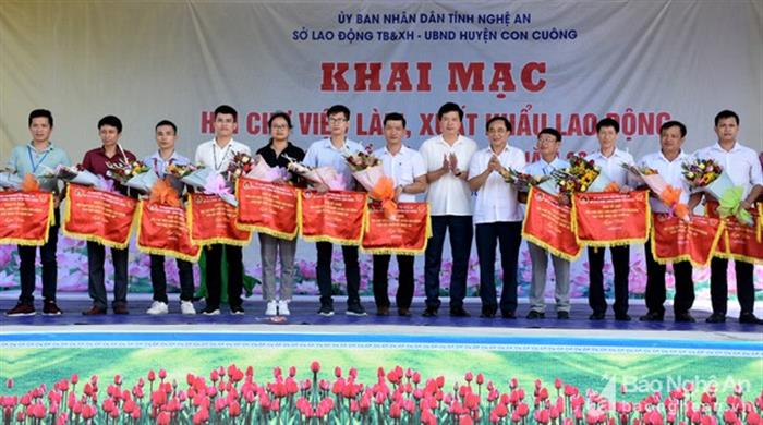                             Khai mạc Hội chợ việc làm, xuất khẩu lao động 