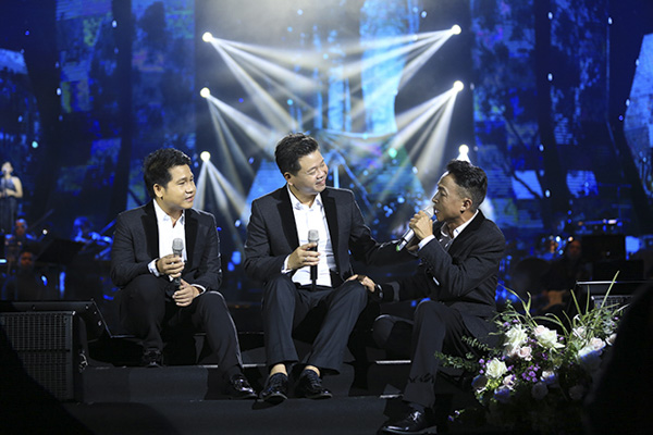 Ba ca sĩ Trọng Tấn, Đăng Dương, Việt Hoàn đang thành công với dòng nhạc đỏ.