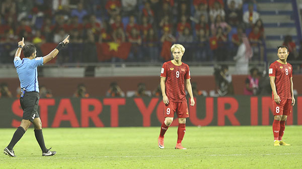 Ở Asian Cup 2019, đội tuyển Việt Nam từng thua Nhật Bản ở tứ kết  vì quả 11m từ phán quyết của VAR. 