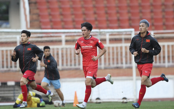 Các cầu thủ Việt Nam hăng say luyện tập để giành những suất dự vòng chung kết U23 châu Á 2020.