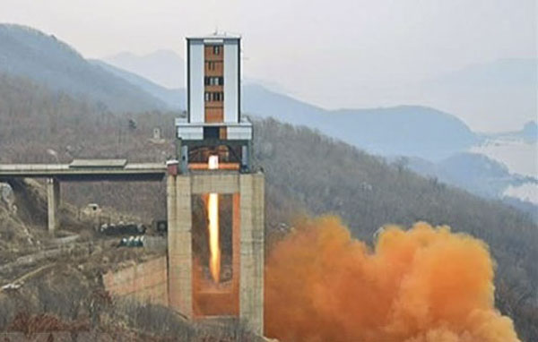 Một vụ thử động cơ tên lửa lực đẩy lớn của Triều Tiên tại bãi phóng vệ tinh Sohae ở tỉnh Bắc Pyongan.